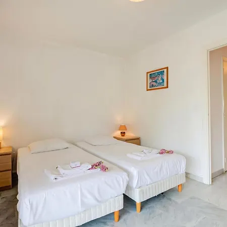公寓 L'Ermitage - Apartment With Terrace - Happy Rentals 昂蒂布